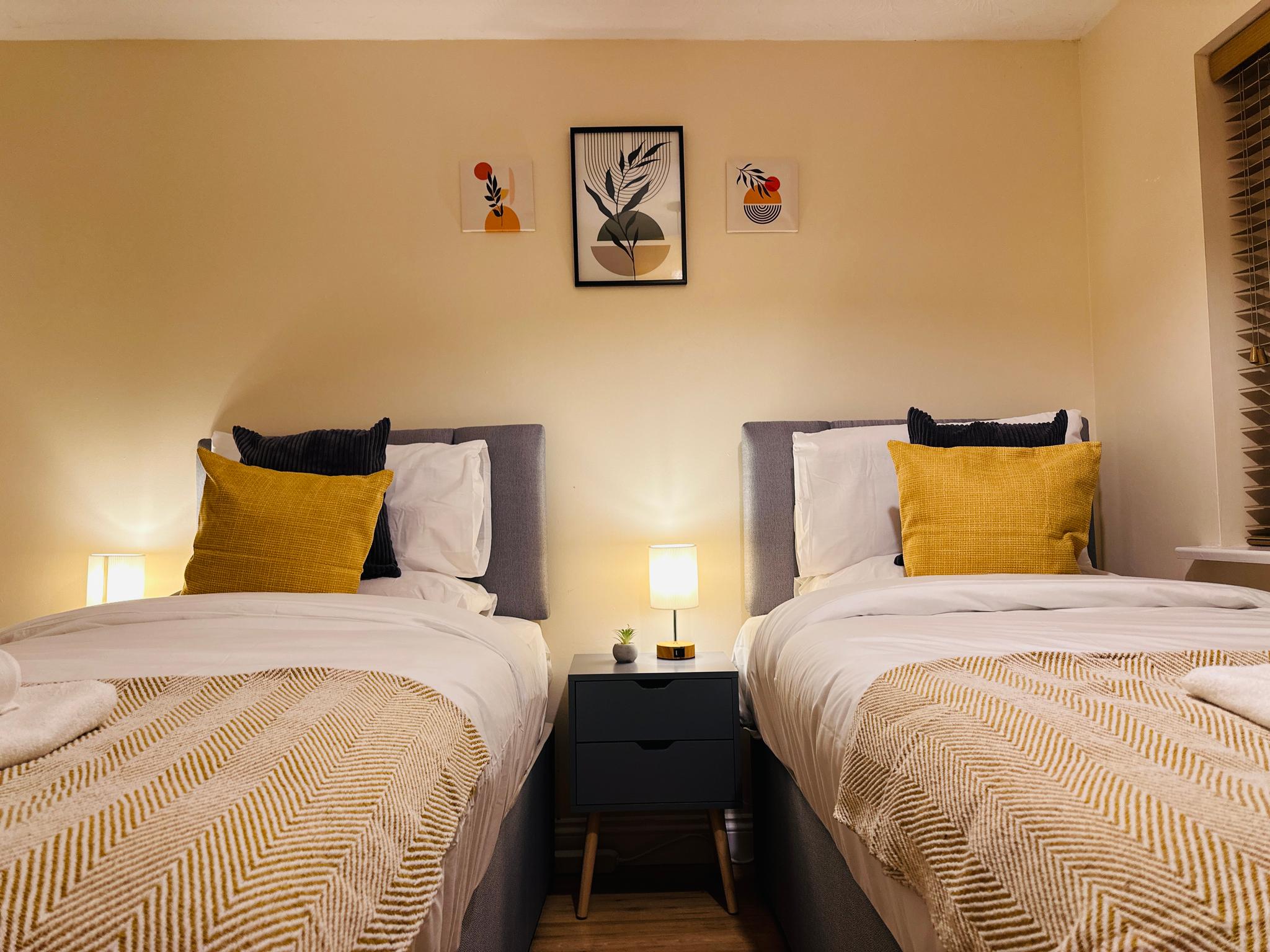 Cambridge | 3 BDR | Free Parking | Garden3
