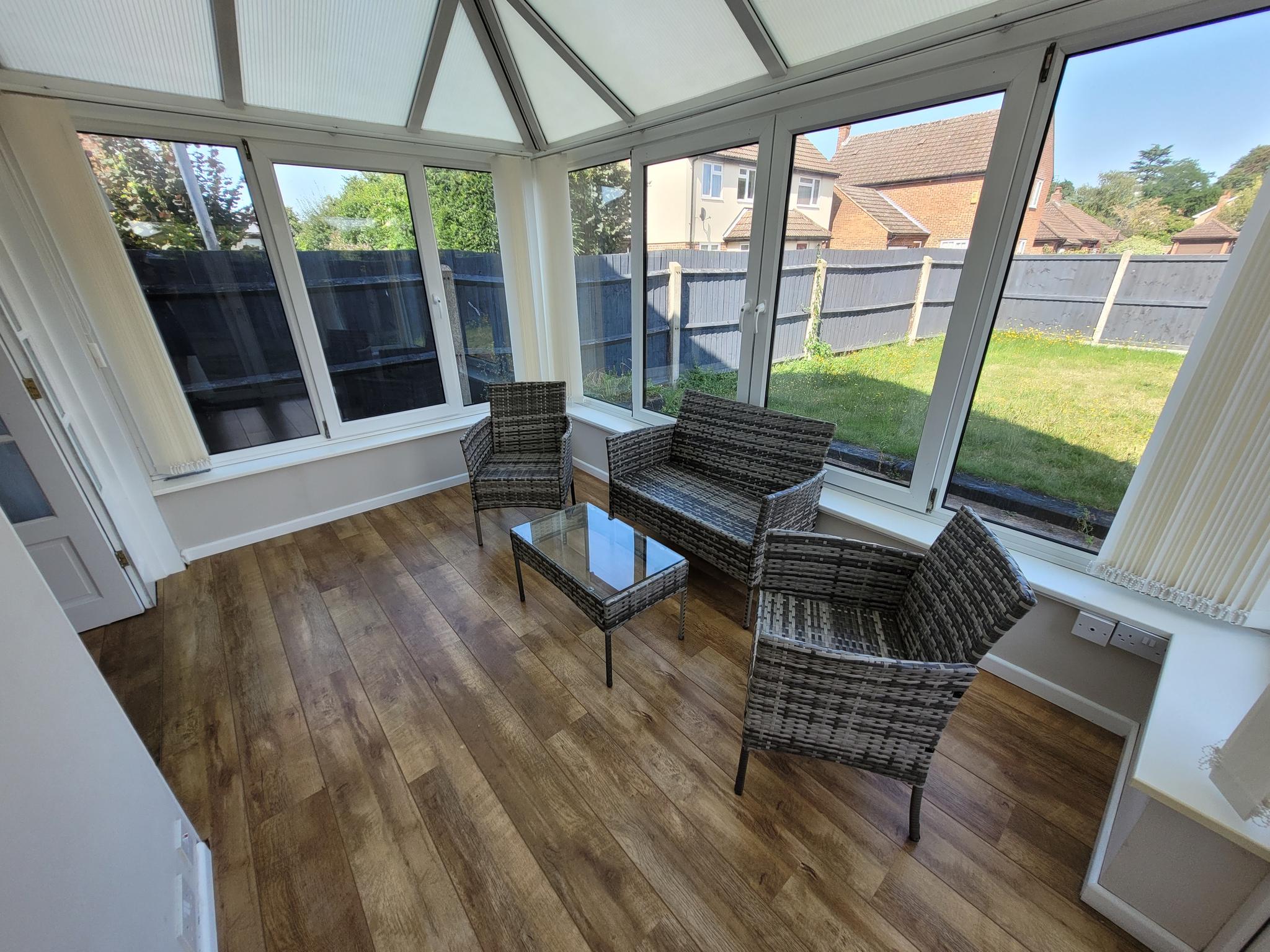 Spacious 4 bedroom house close to all the main activities in Colchester5
