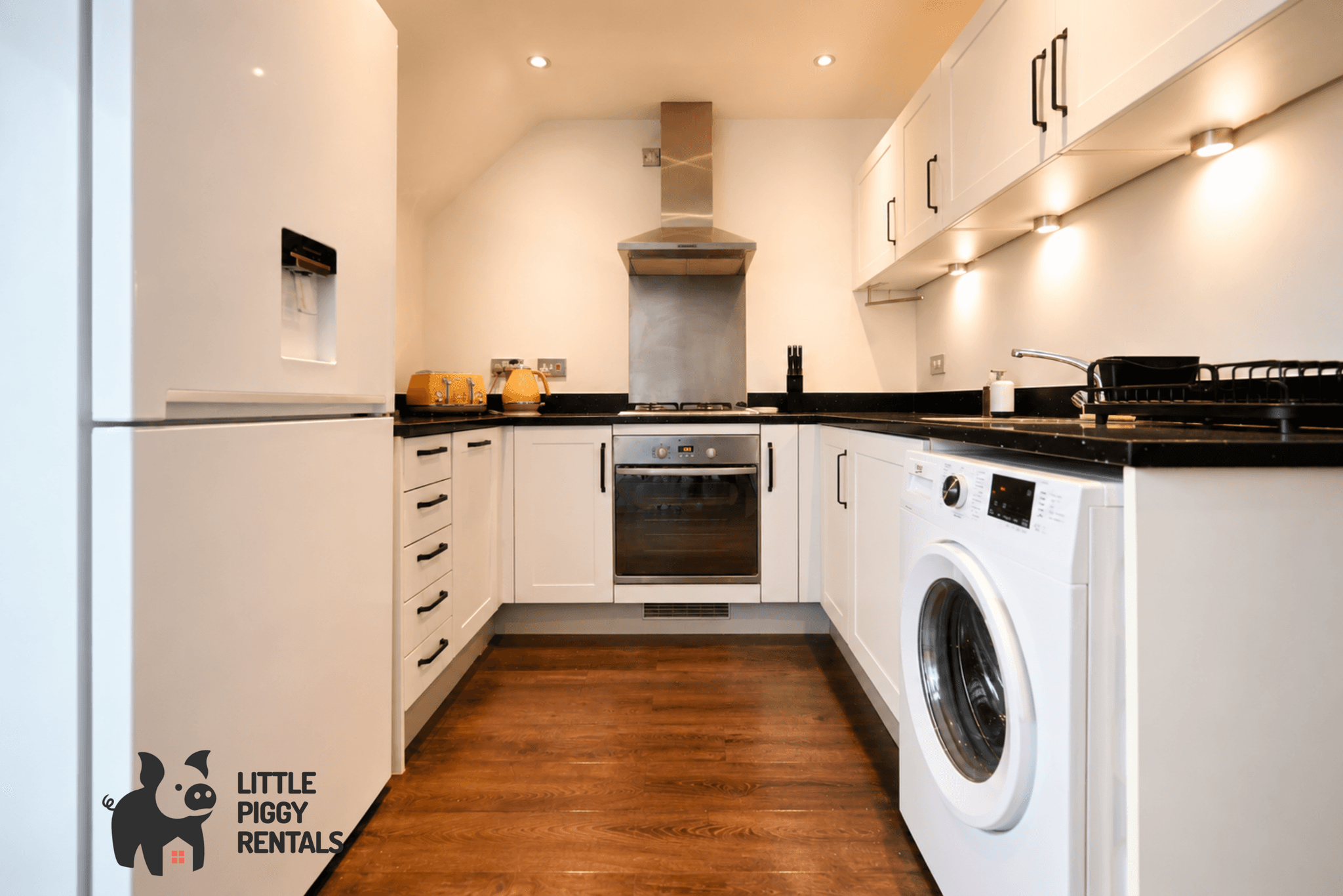 Modern Balcony Flat | Parking, Quiet, Fast Wi-Fi5