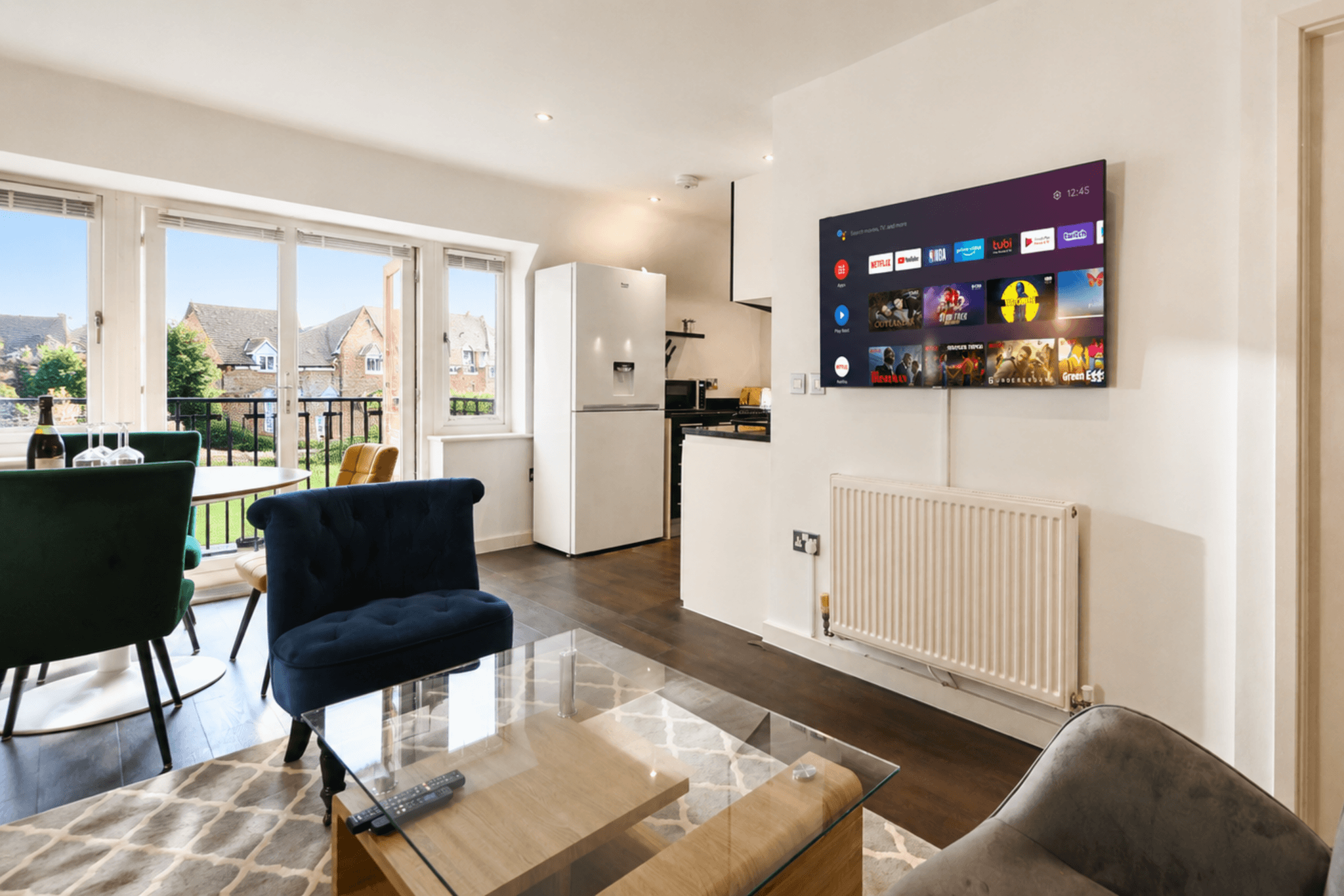 Modern Balcony Flat | Parking, Quiet, Fast Wi-Fi2