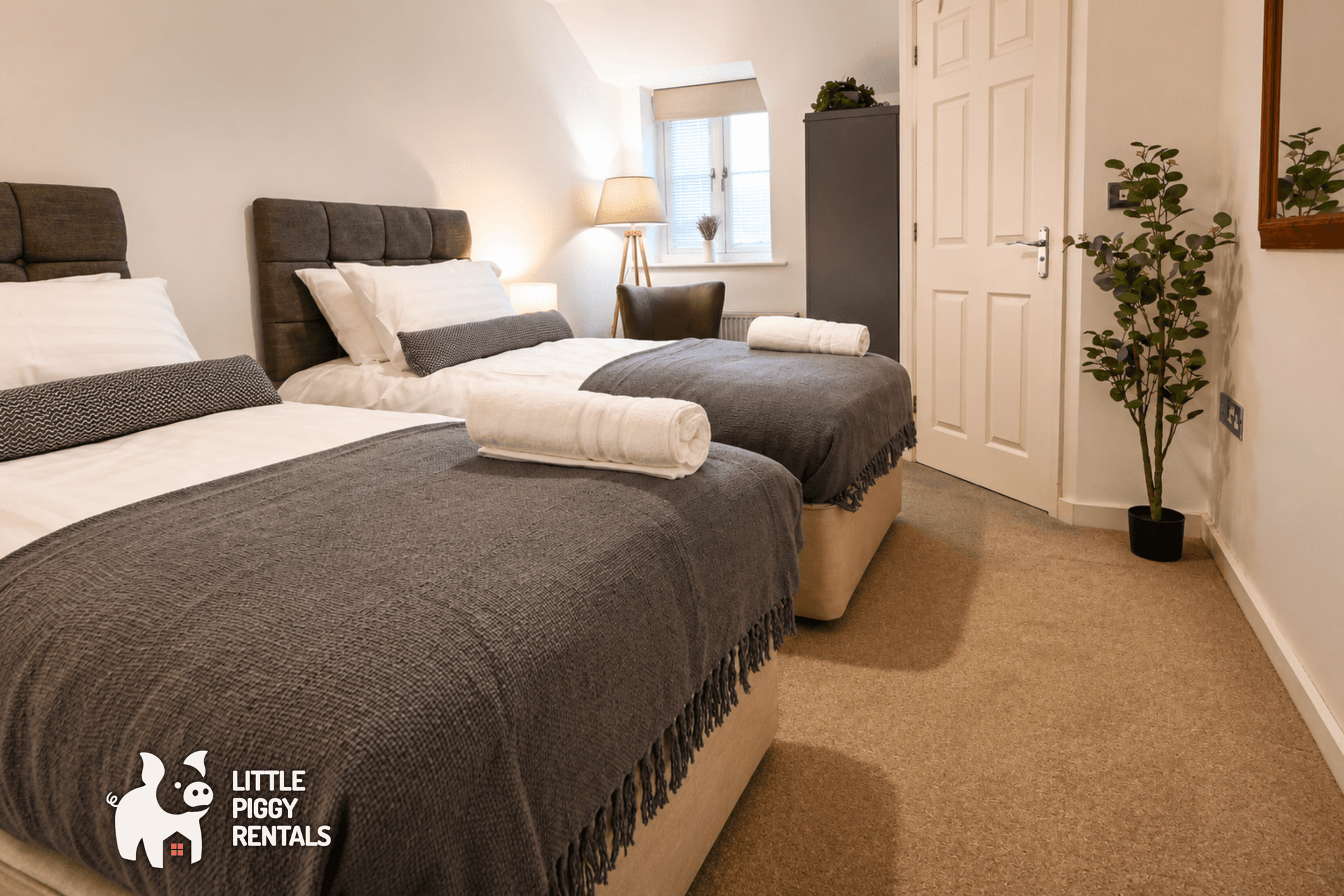 Modern Balcony Flat | Parking, Quiet, Fast Wi-Fi3