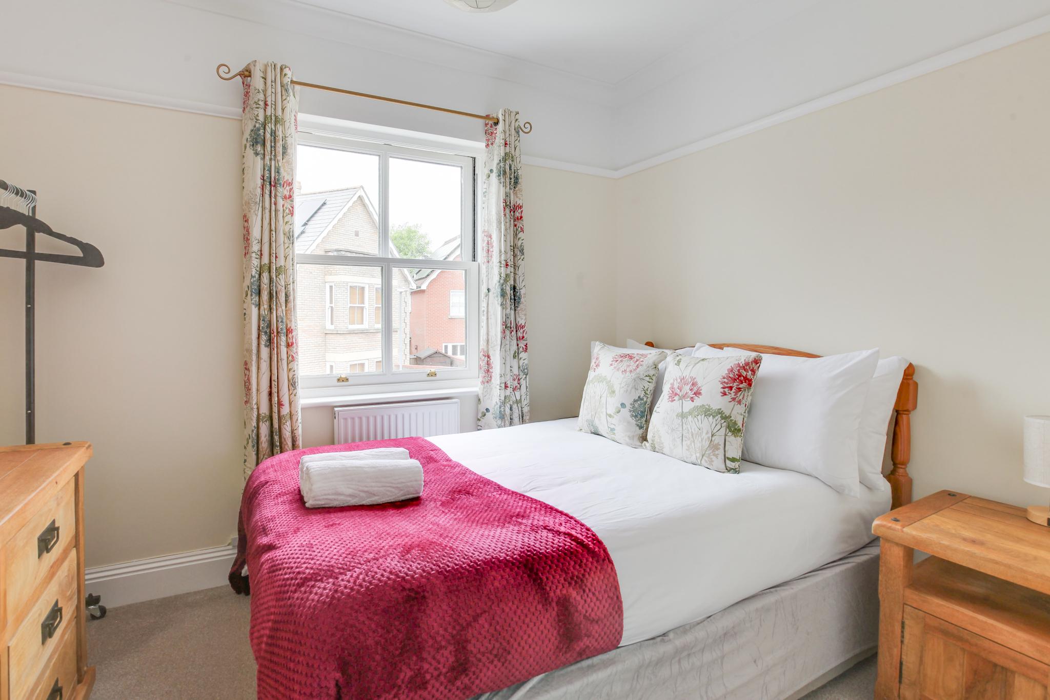 Pet‑Friendly 3 Bed Home w Garden & Parking3