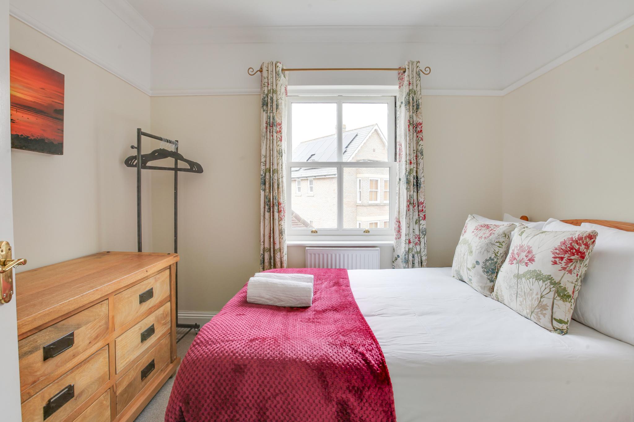 Pet‑Friendly 3 Bed Home w Garden & Parking2