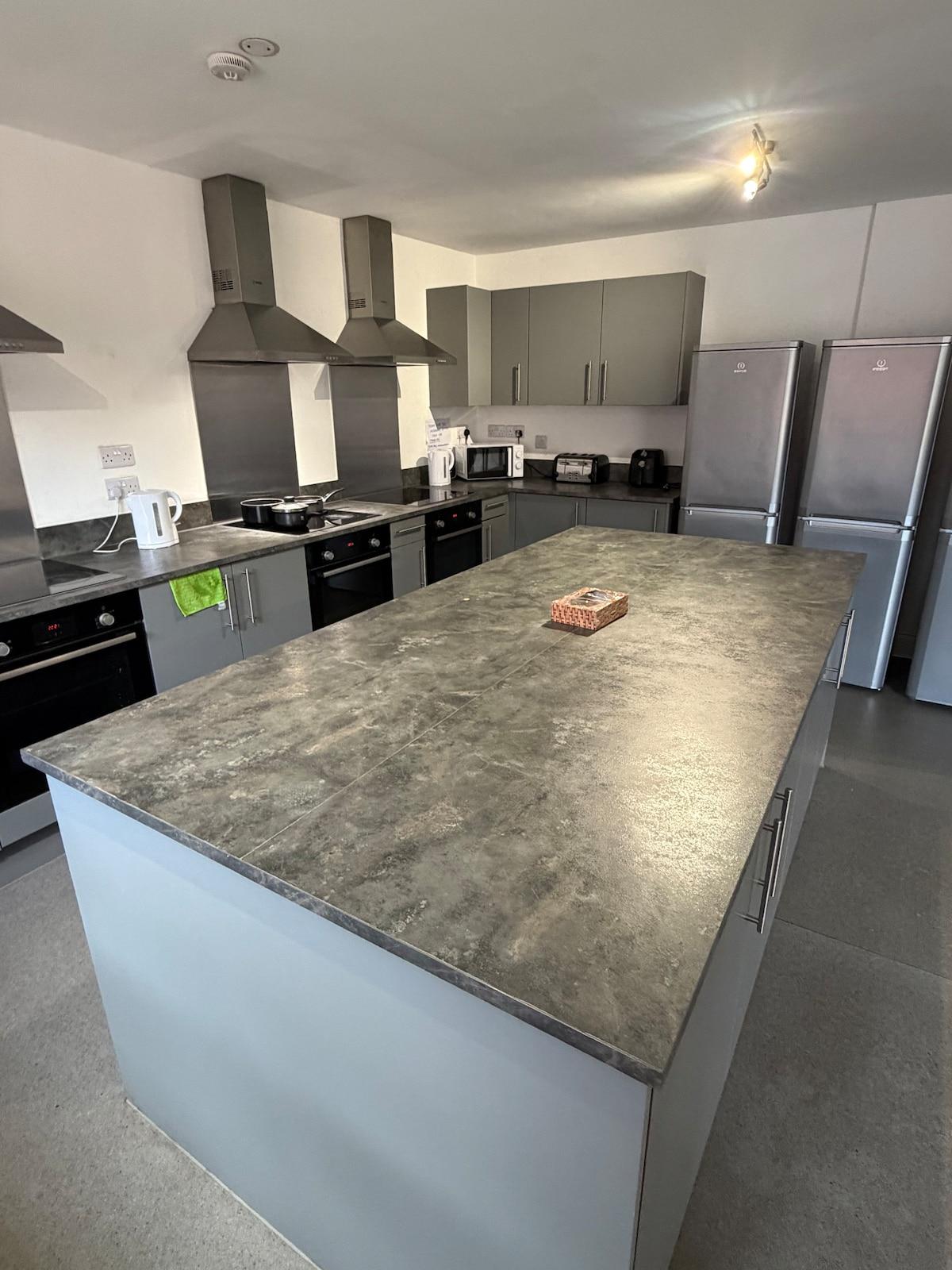 Elme Hall hotel/ FREE Parking/Contractors/KingRoom5