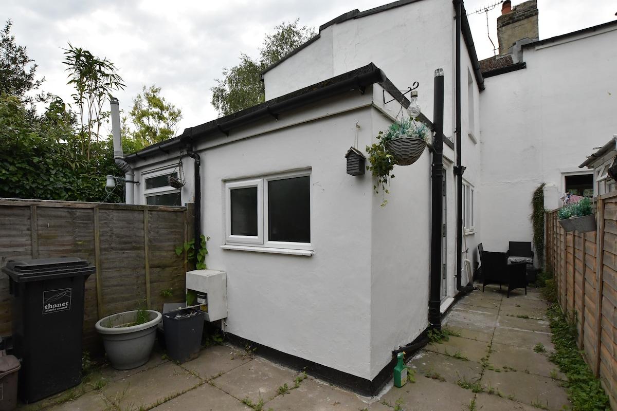 Cozy Private Cottage Ramsgate W/Garden & Parking4