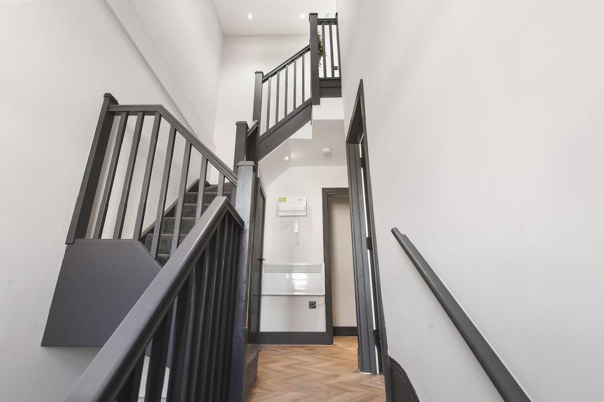 Trendy Duplex w/ Panoramic View Next Hove Station6