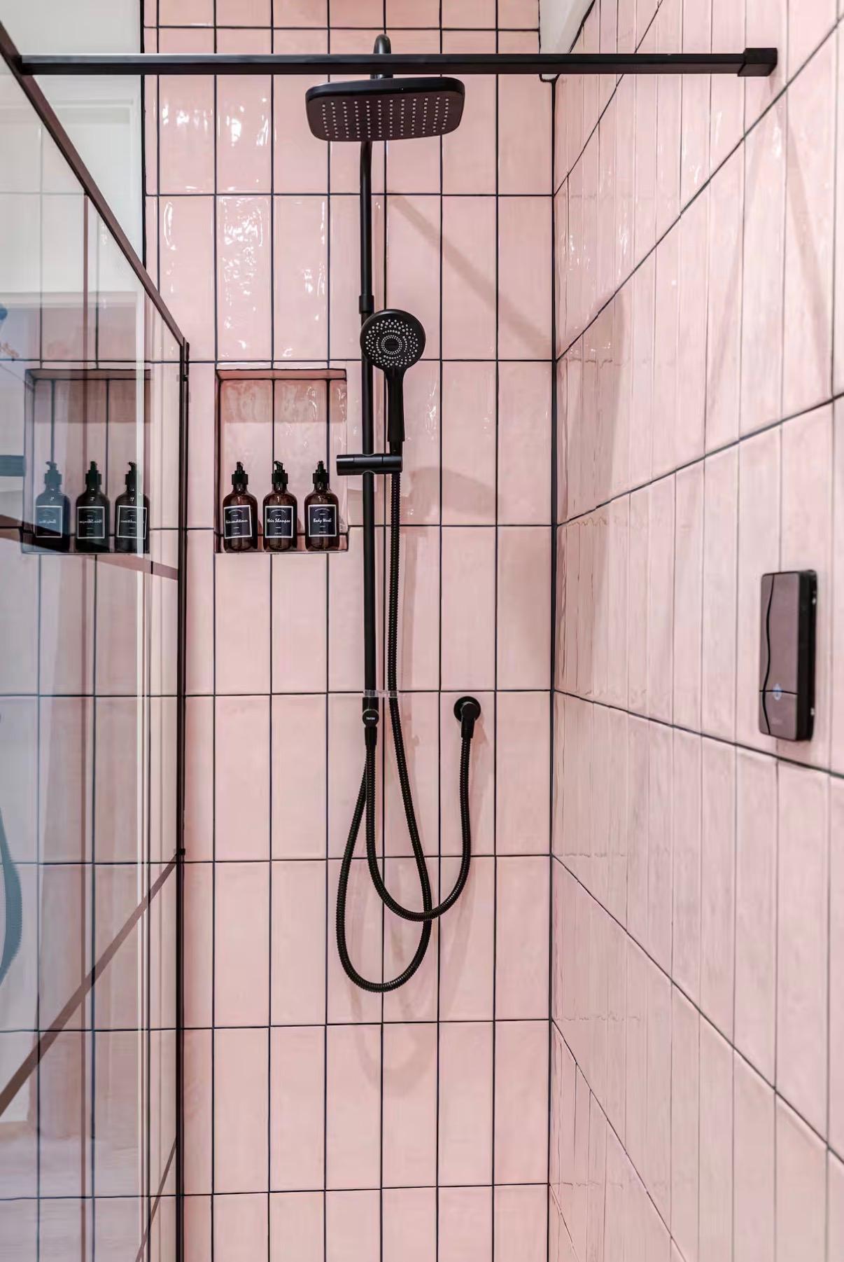 Georgian Luxury Apartment · Central Bat2