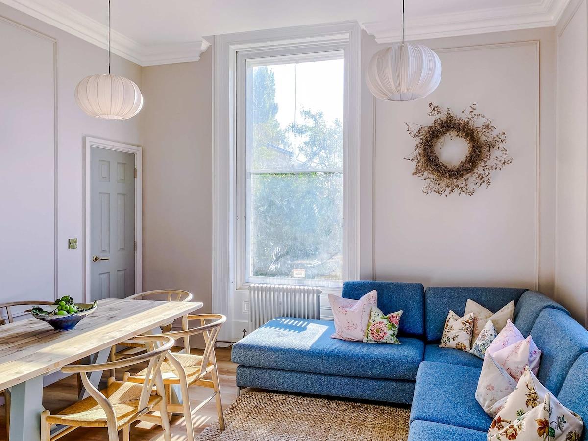 Railway House -Platform 3B, 2 bedroom apartment.3