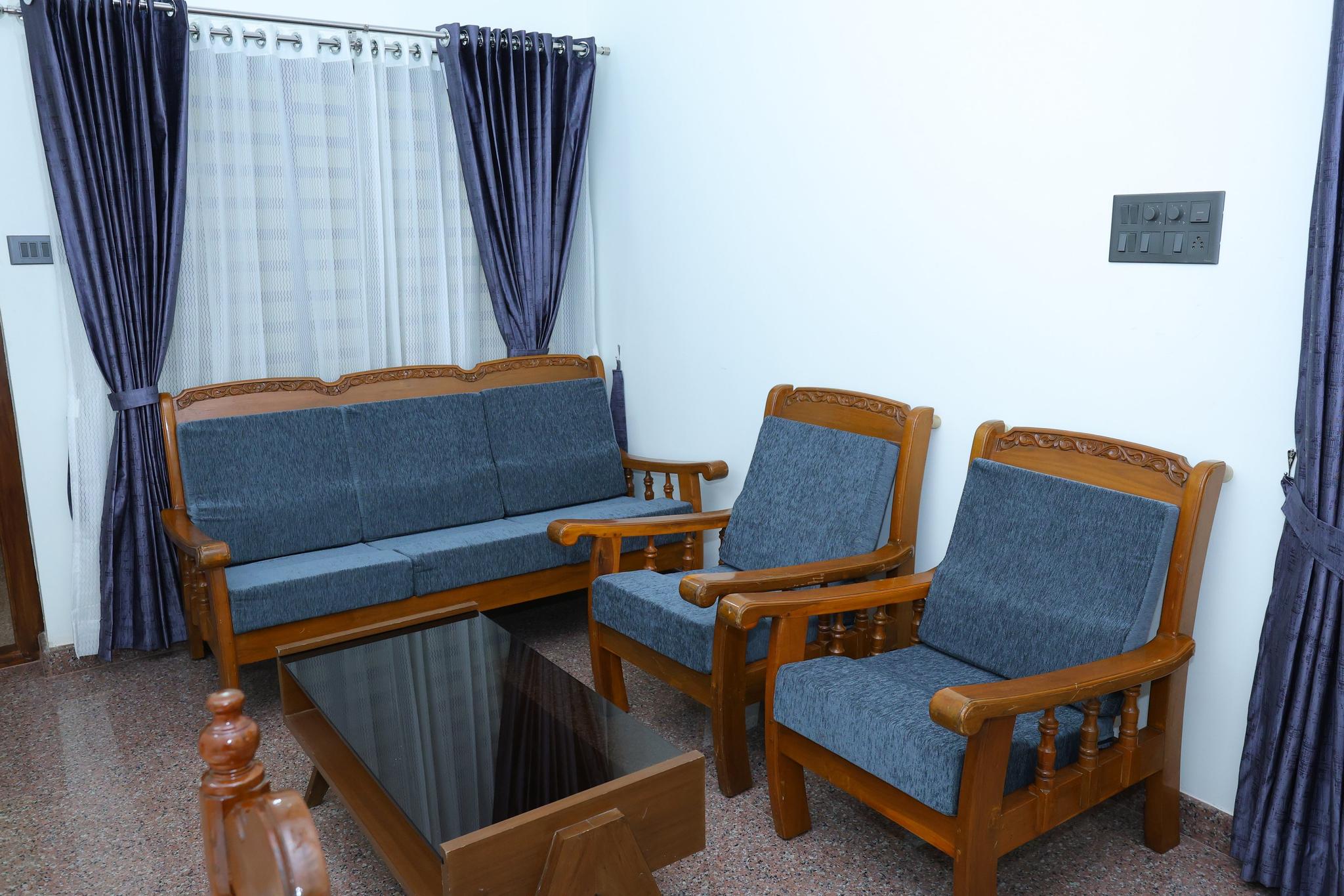 The Penthouse at Roy Mansion - Janthra, Belman1