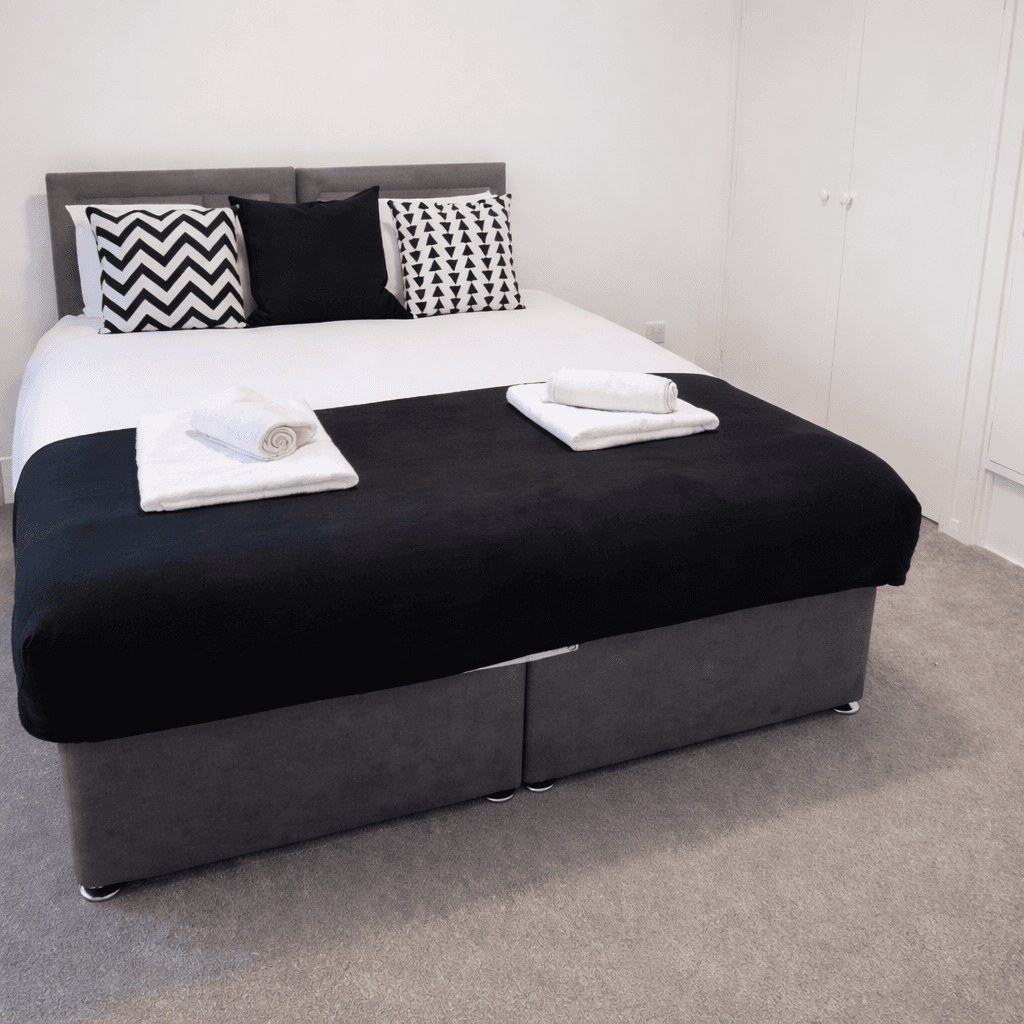 Comfy 3 BD NR Wimbledon with drive and garden6