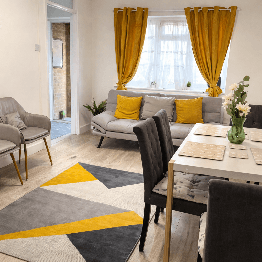 Comfy 3 BD NR Wimbledon with drive and garden2