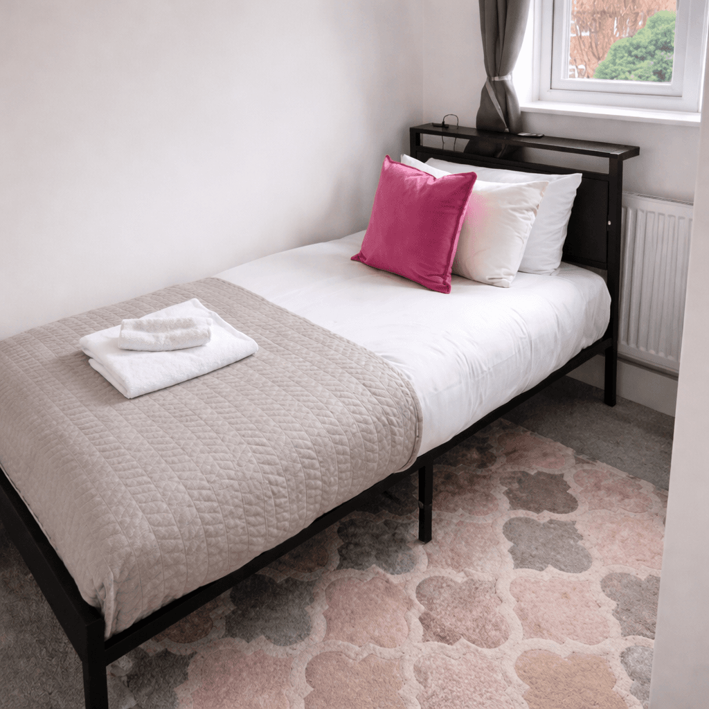 Comfy 3 BD NR Wimbledon with drive and garden5