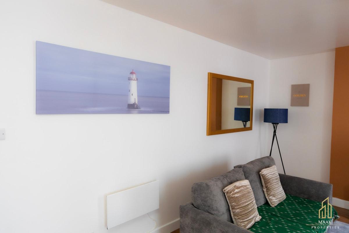 Comfy 2BR APT | Sleeps 5 | Minehead Central4