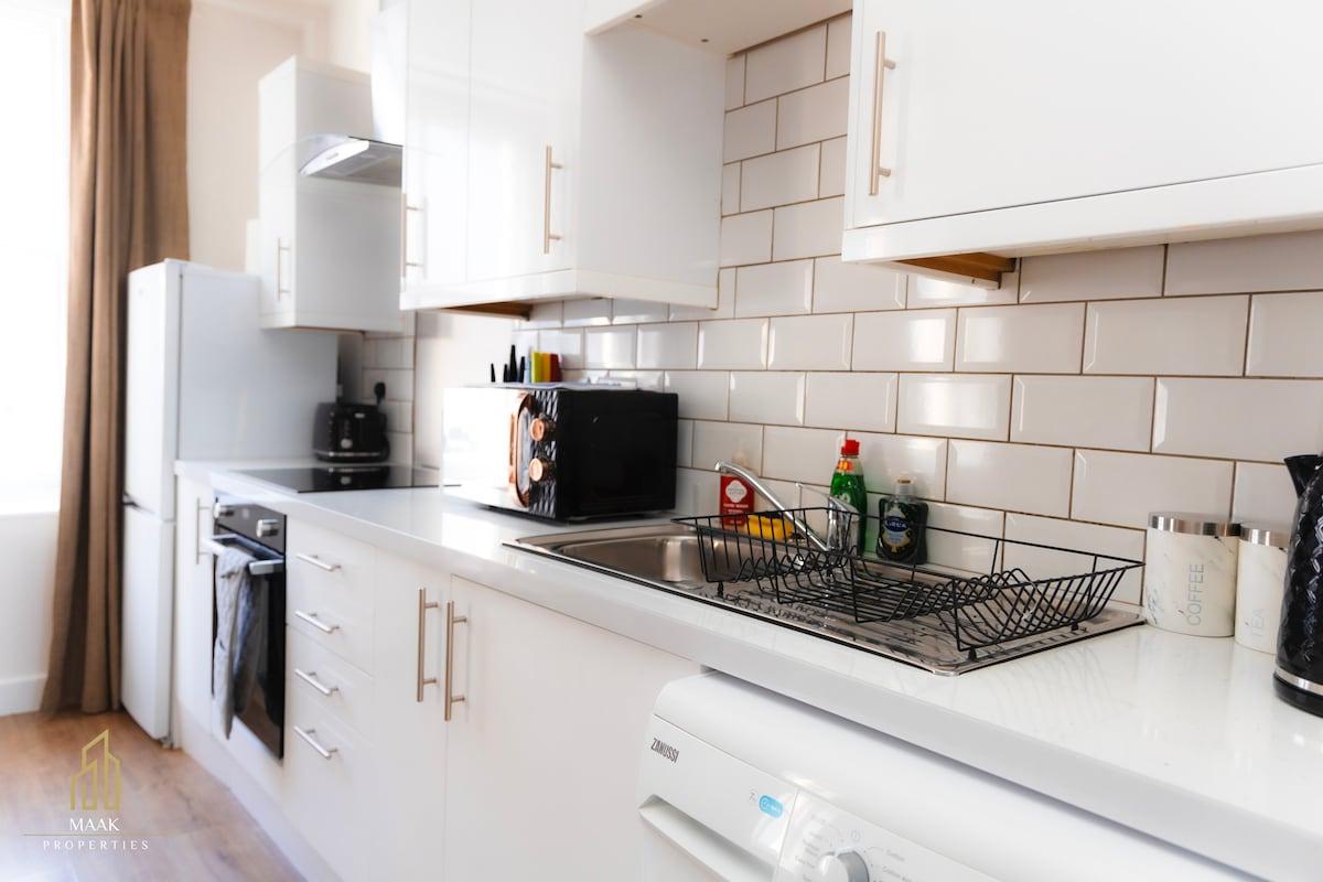 Comfy 2BR APT | Sleeps 5 | Minehead Central6