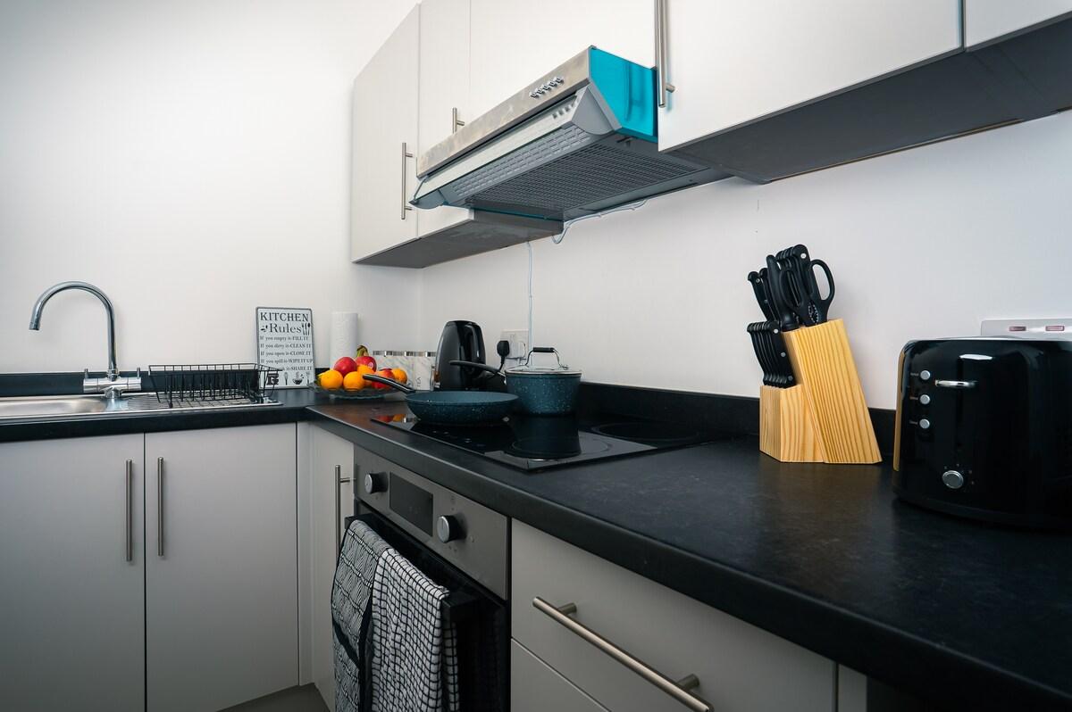 4BR Yeovil Stay| Sleeps 8 | Work & Family Friendly6