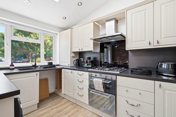 Auburn 4 BR Park House | Sleeps 9 | Near NEC5