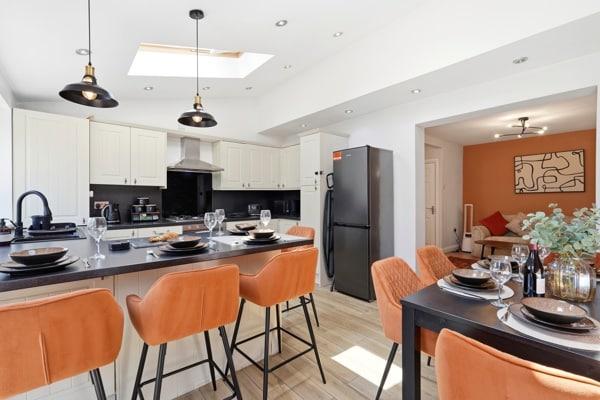 Auburn 4 BR Park House | Sleeps 9 | Near NEC6