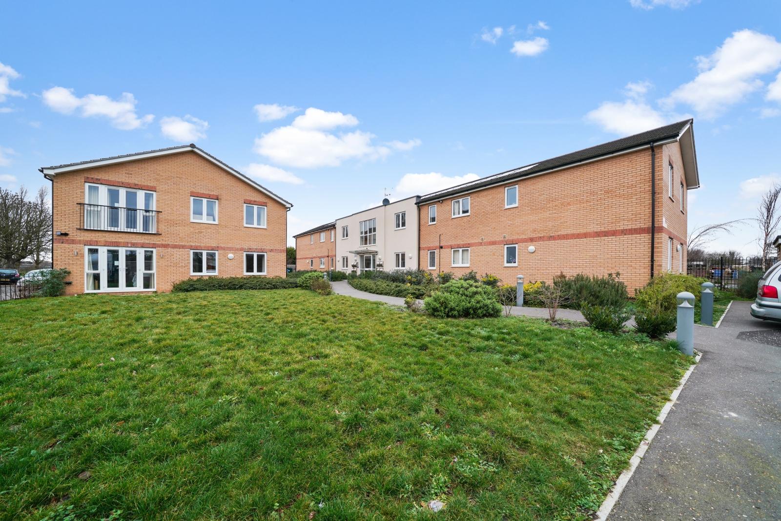 Heathrow Living 2BDR 2BA Apt by 360 Stays - Apt 104