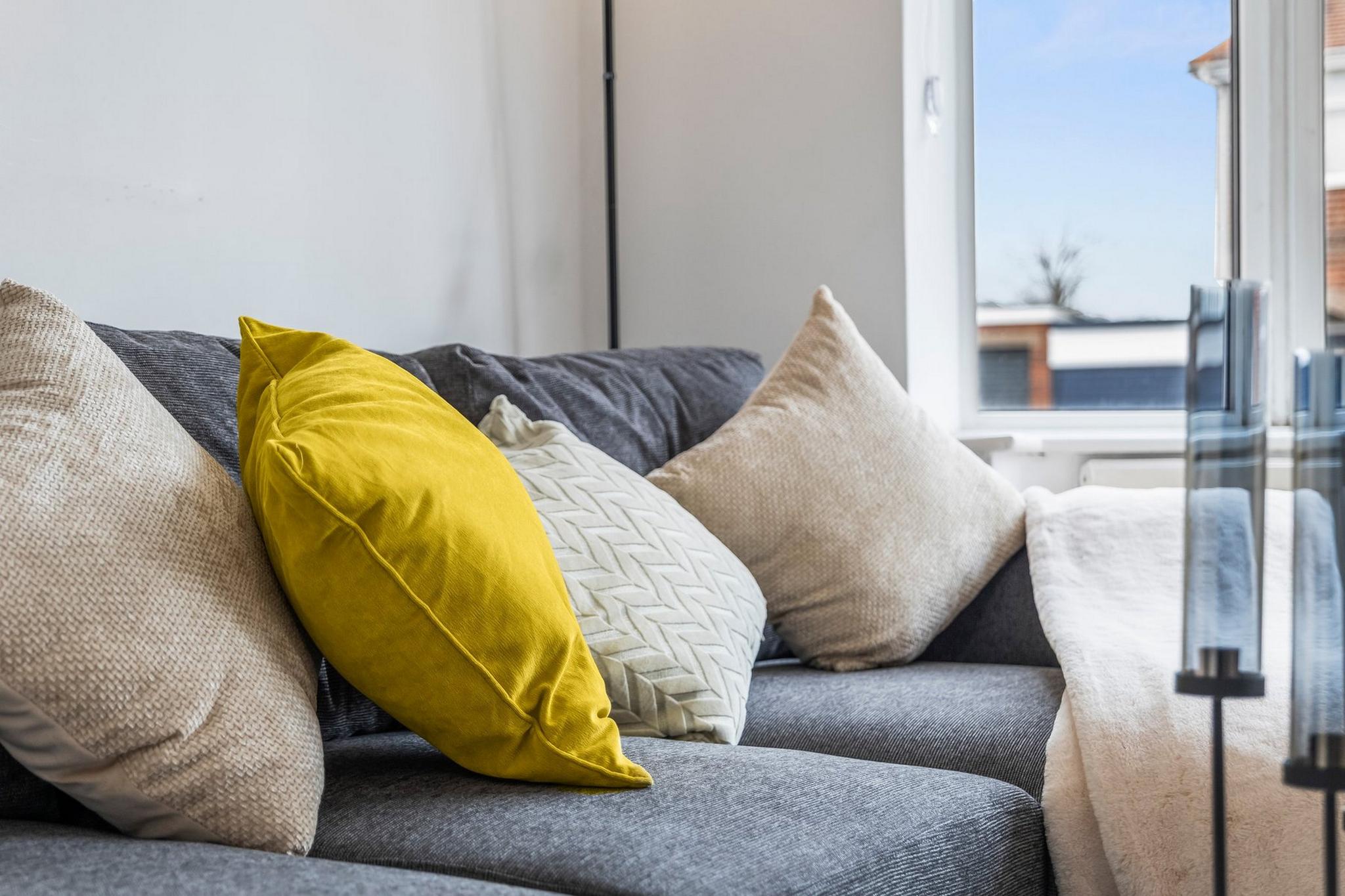 4-Bed House | Leicester | Driveway Parking5