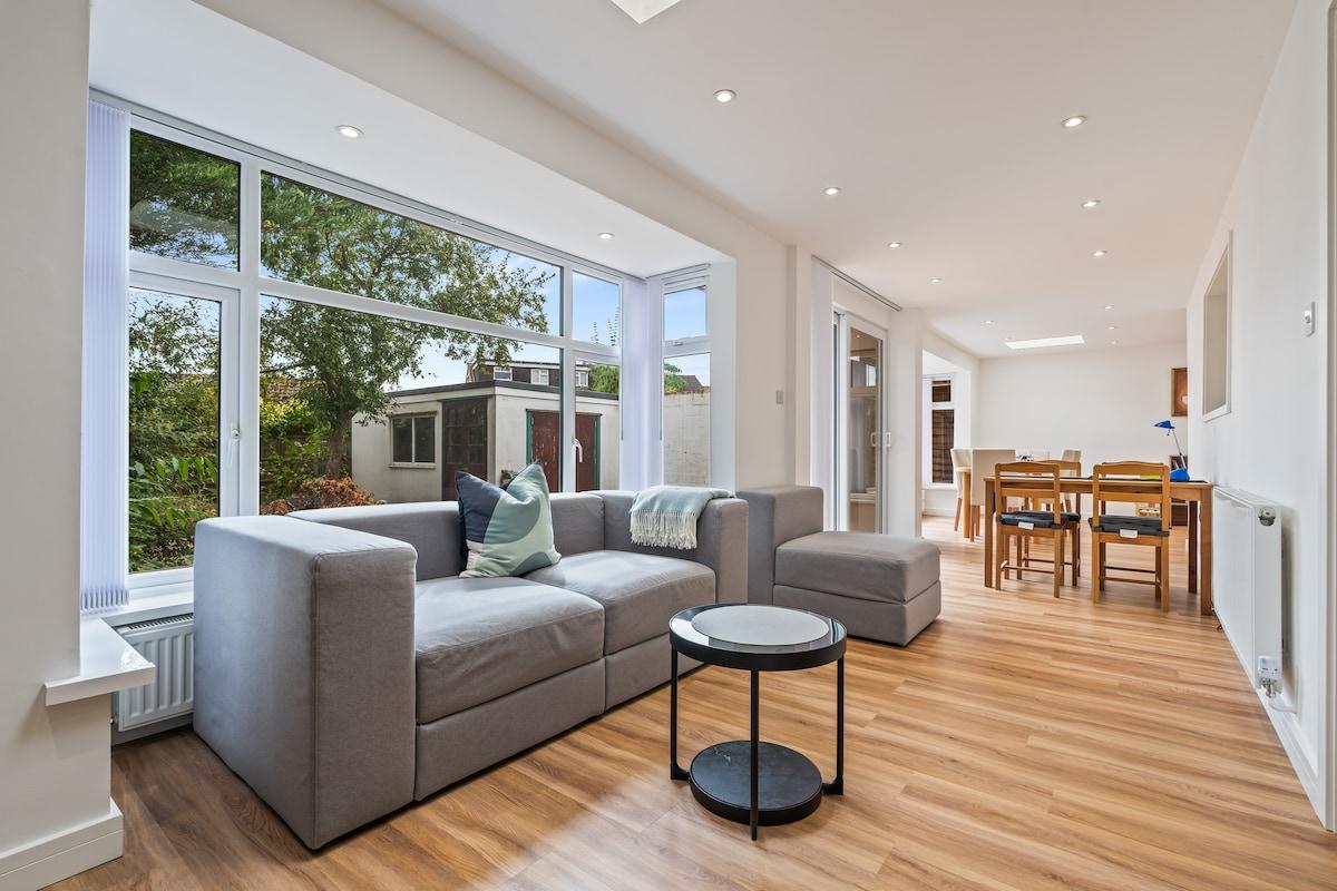 Cosy 2 Bed | Free Parking, Sleeps 4, Ascot2