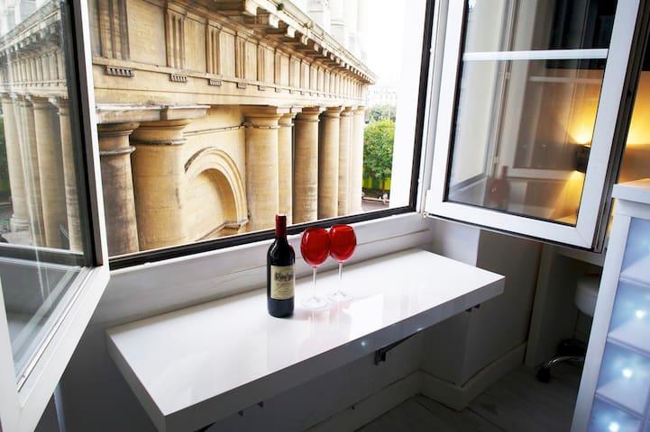 1ST CLASS near Louvre / Ultra-central near Louvre!2
