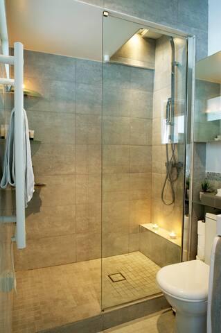 1ST CLASS near Louvre / Ultra-central near Louvre!5