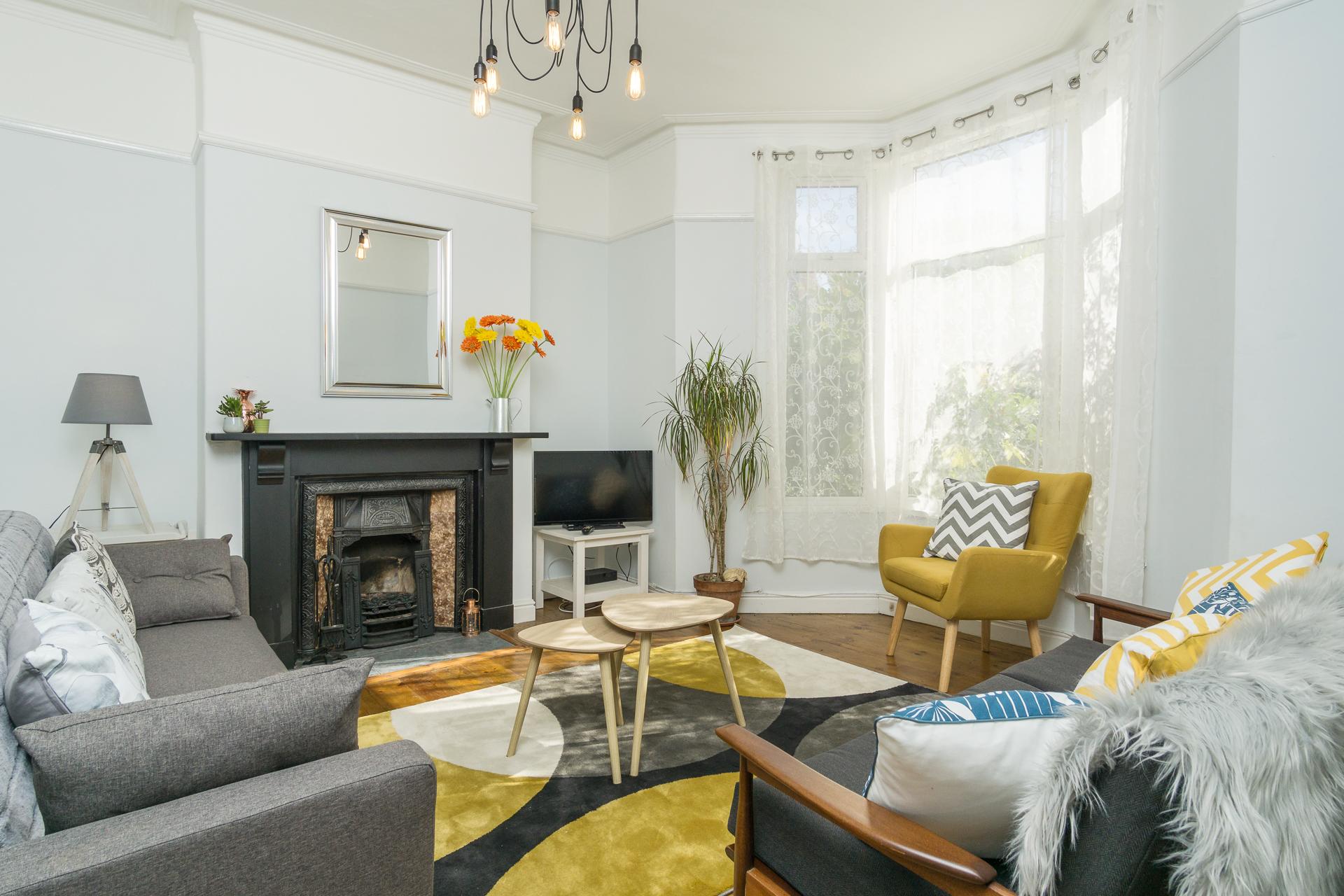 4BR 3BA Central Townhouse3