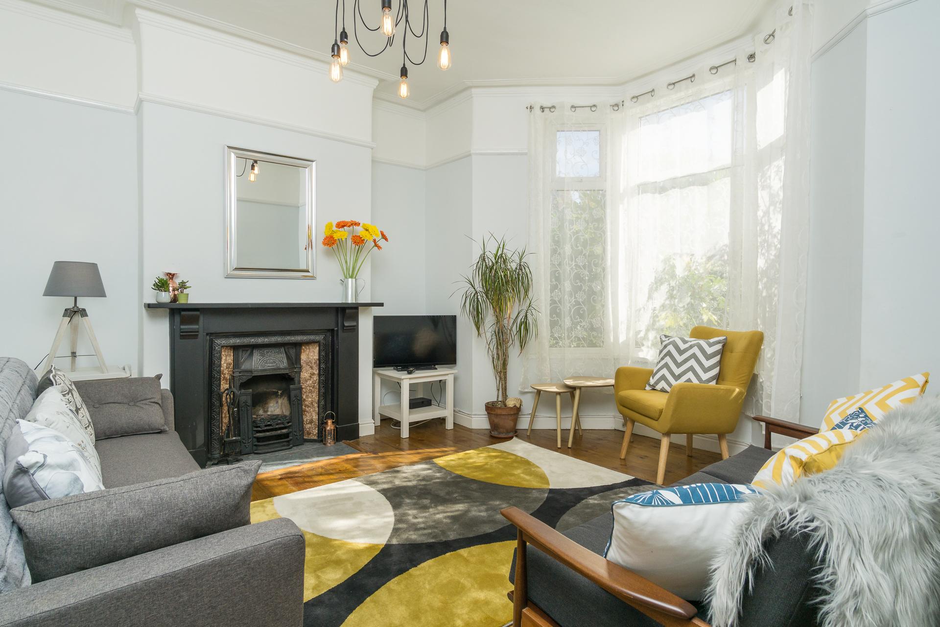 4BR 3BA Central Townhouse5