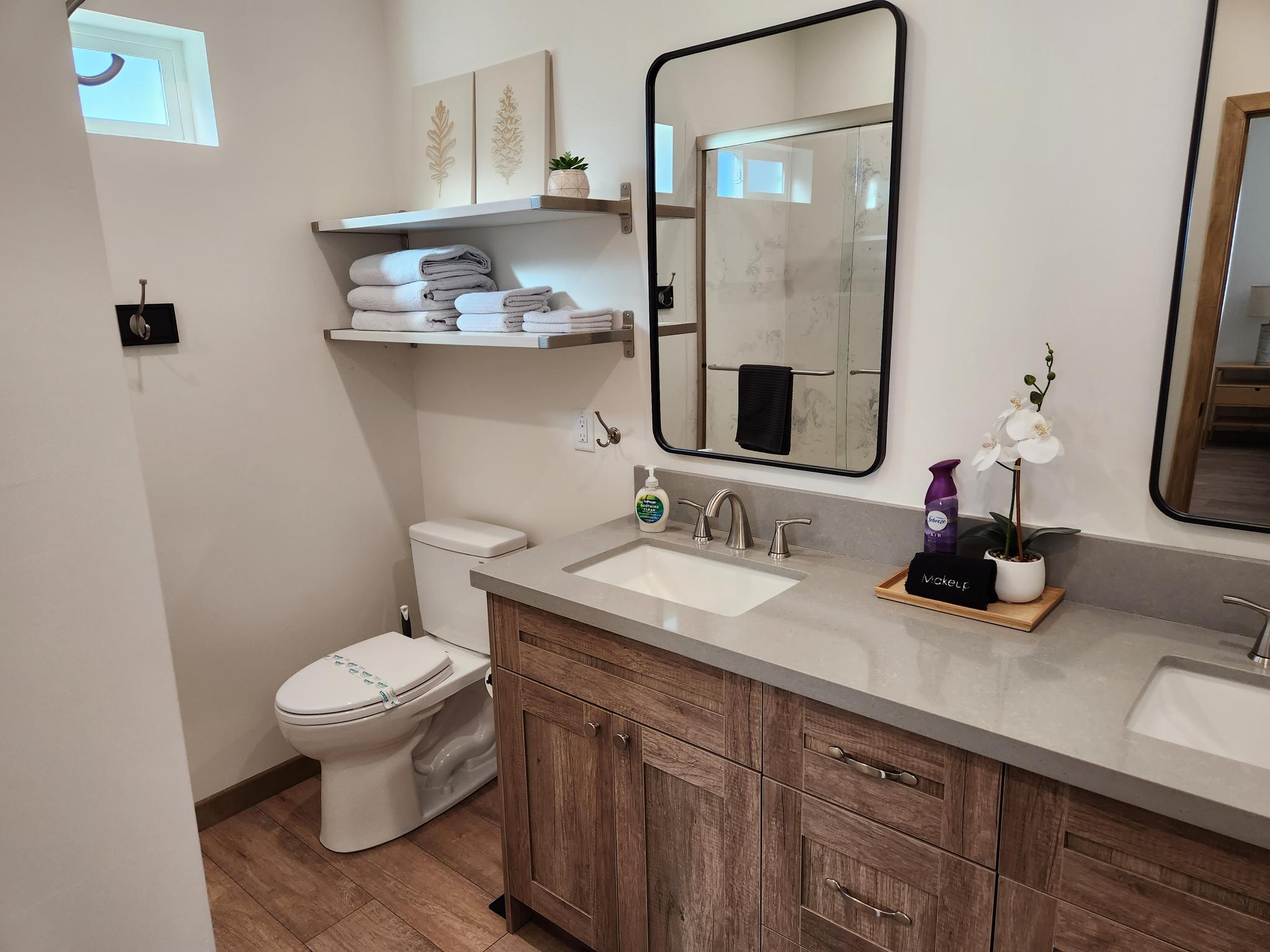 Cabin #3 Family Friendly, Basketball, Sleeps 165