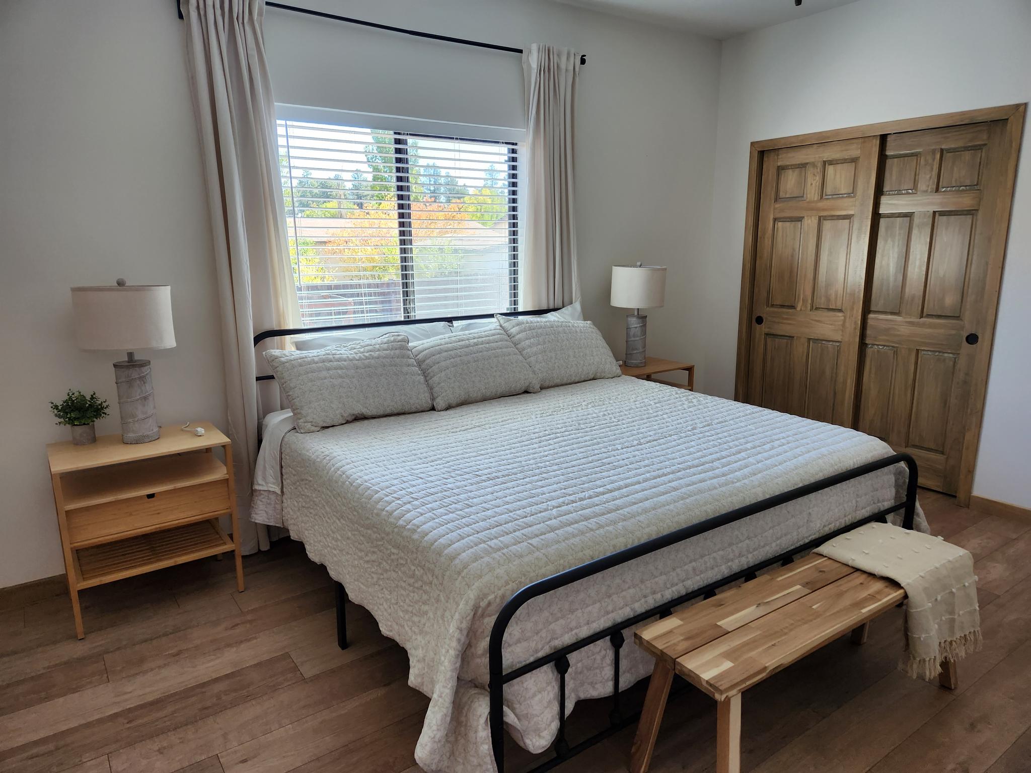 Cabin #3 Family Friendly, Basketball, Sleeps 163