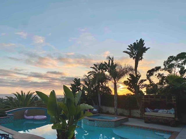 Lux Guesthouse, Pool/Spa, Panoramic Ocean Views!2