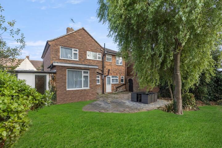 Large 6BR house next Hampton beach Garden+ Parking2