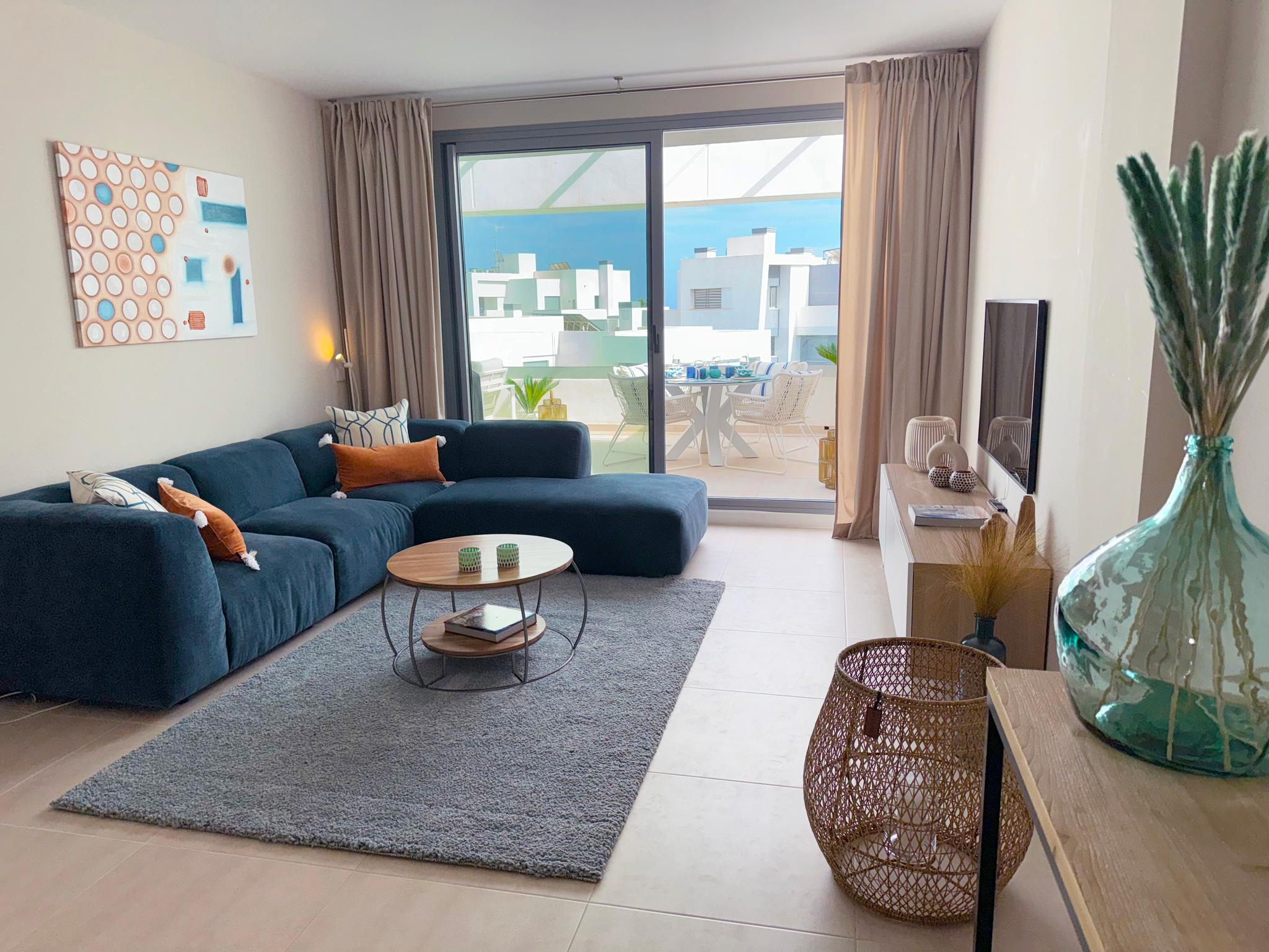 Luxurious 2-Bed Penthouse with Seaview in Estepona3