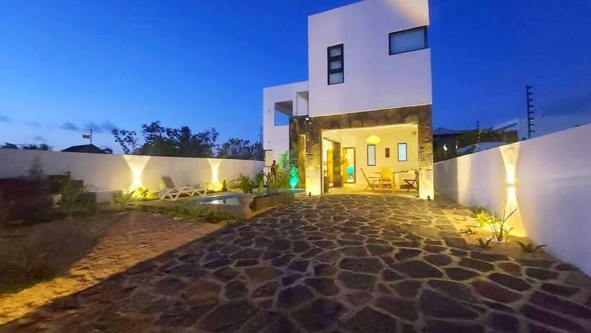 Spacious 4 Bed Villa - Grand Baie2