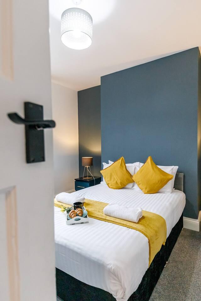 Spacious 3Bed Flat-FREE Parking3