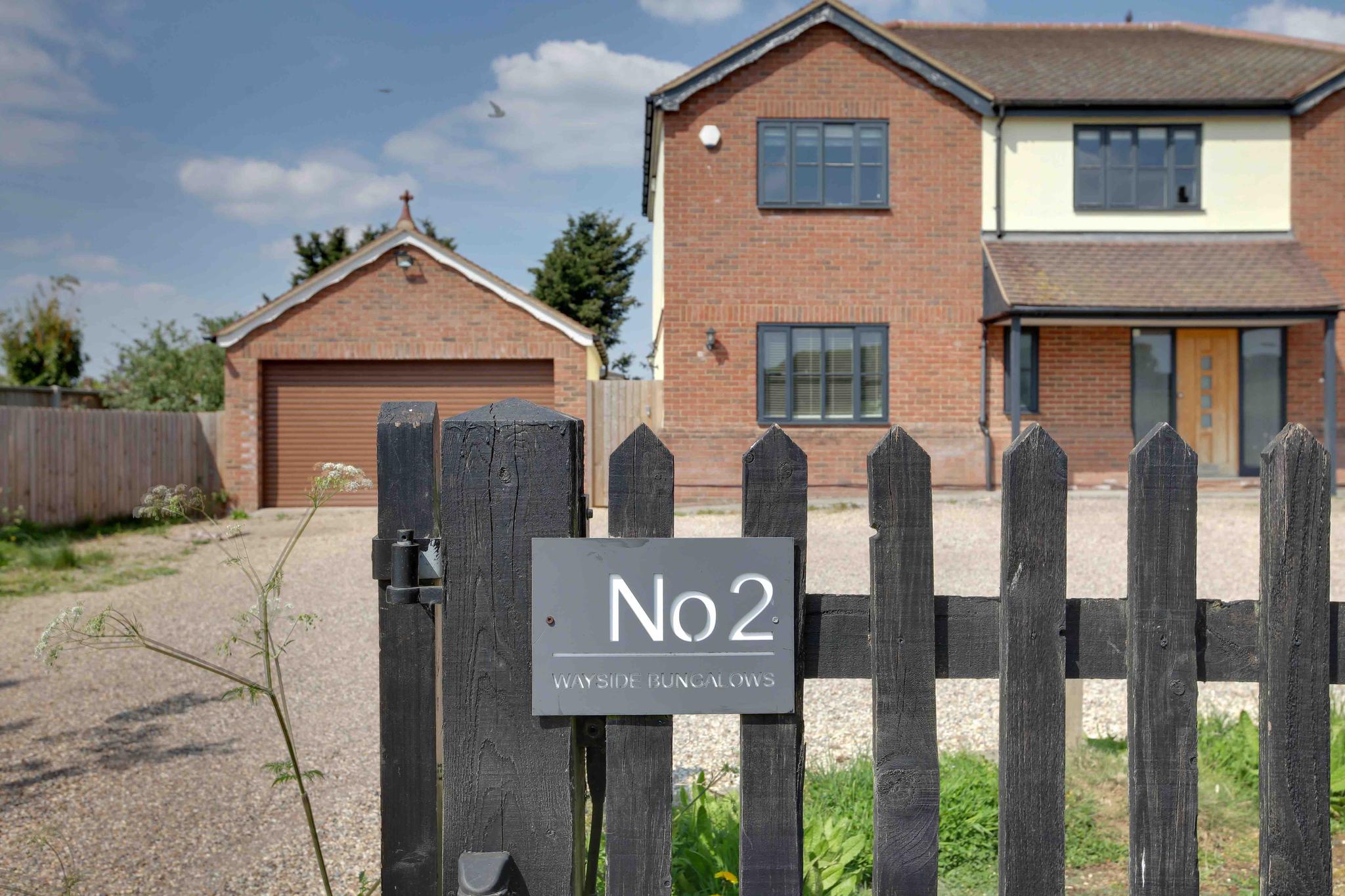 Wayside Warren - Contractors & Relocation Dream3