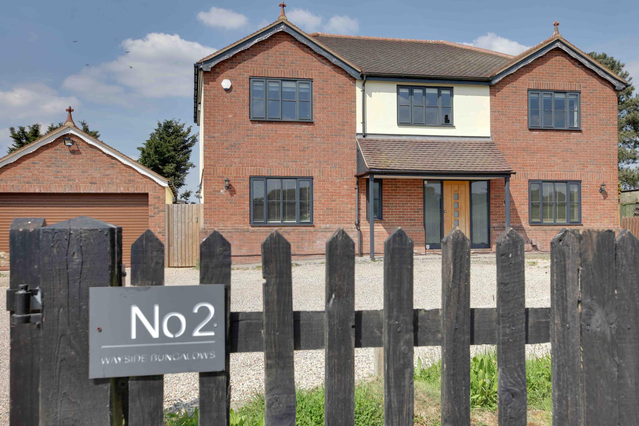 Wayside Warren - Contractors & Relocation Dream5