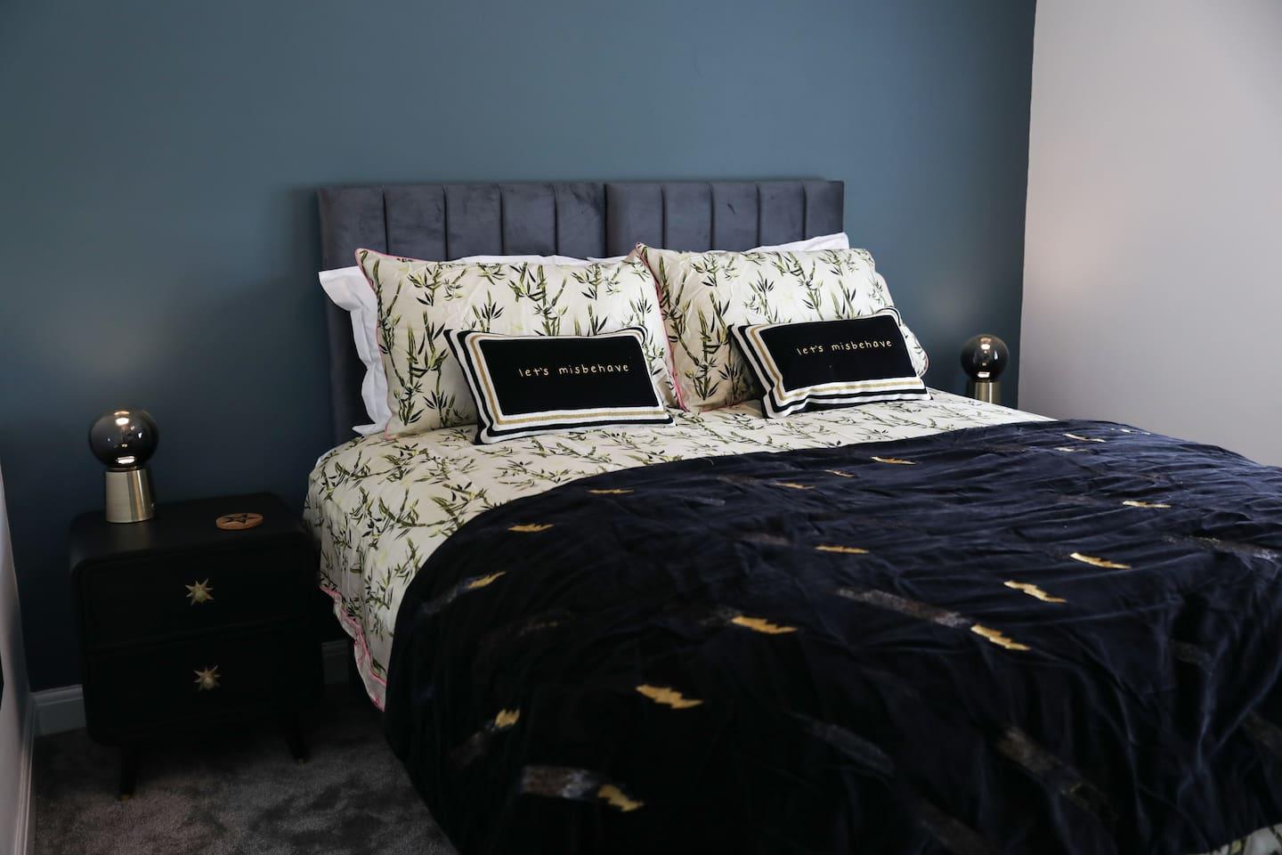 Cosy Home; New Refurbished Home and Double Parking3