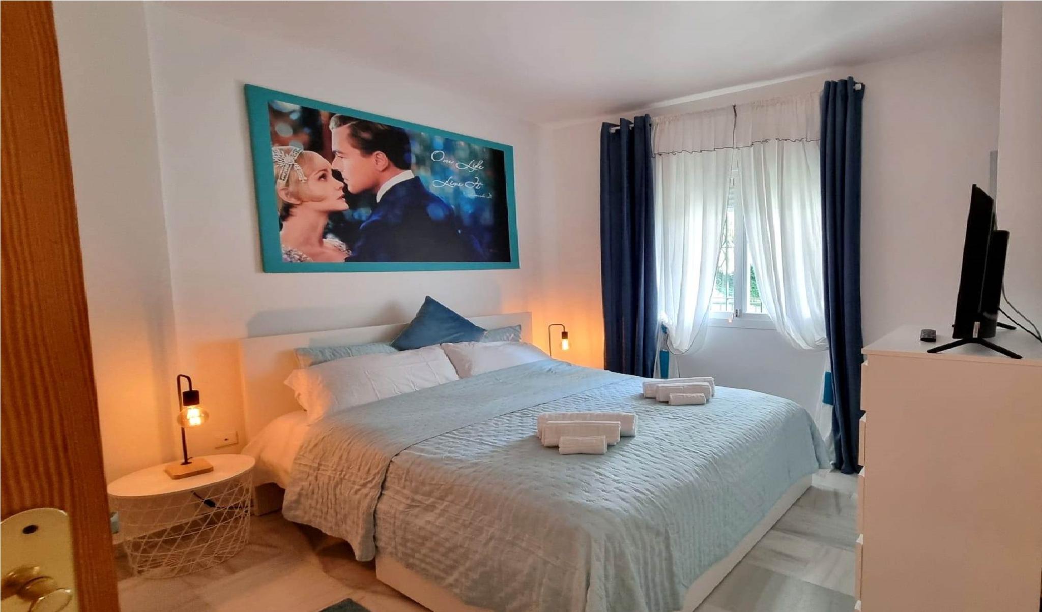 DiCaprio - Sea & Mountains View3