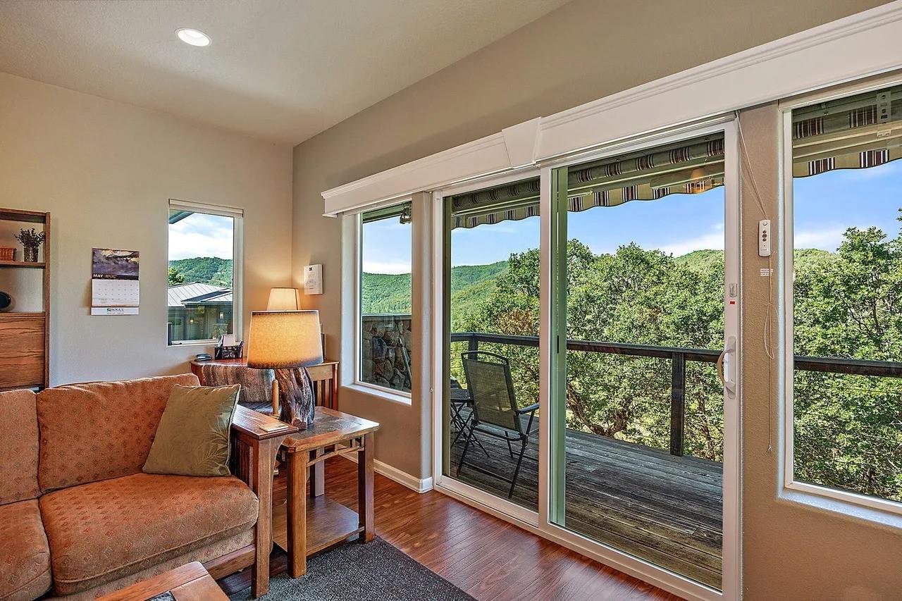 Rogue River Guesthouse - River and Whitewater Views!5