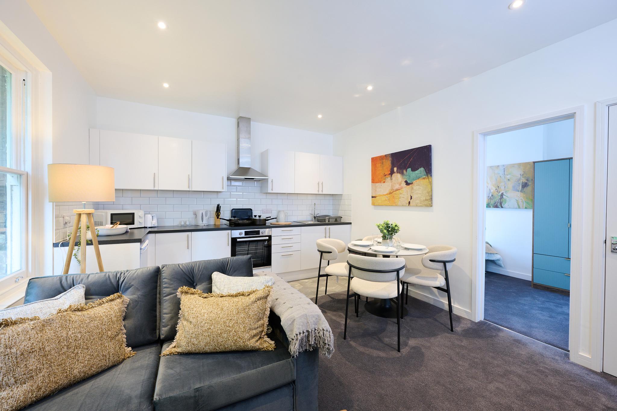 Central Apartments to Bedford High Street & Town2