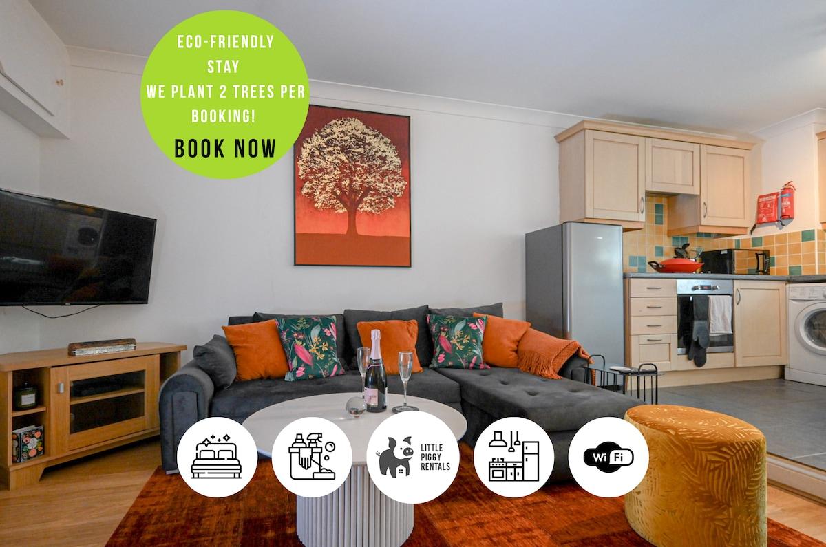 Quiet Premium Stansted Apt. Central, Wi-Fi, Desk1