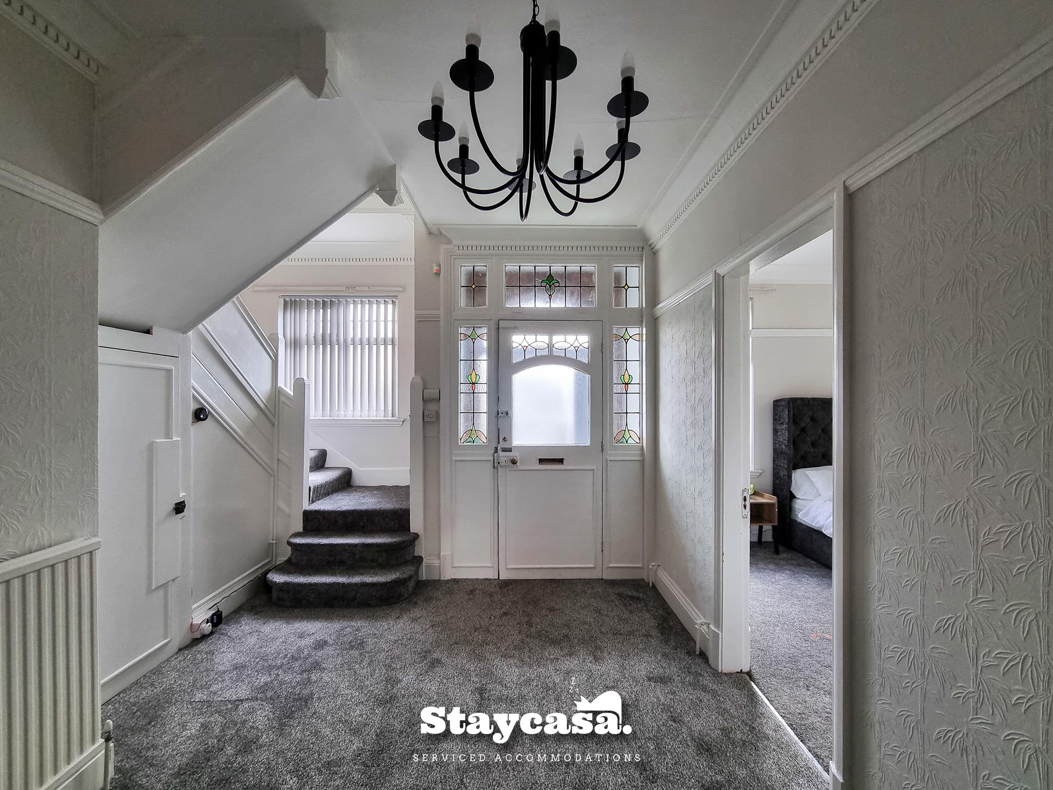 Spacious 5BR Leicester Home w/ Garden & Parking!6