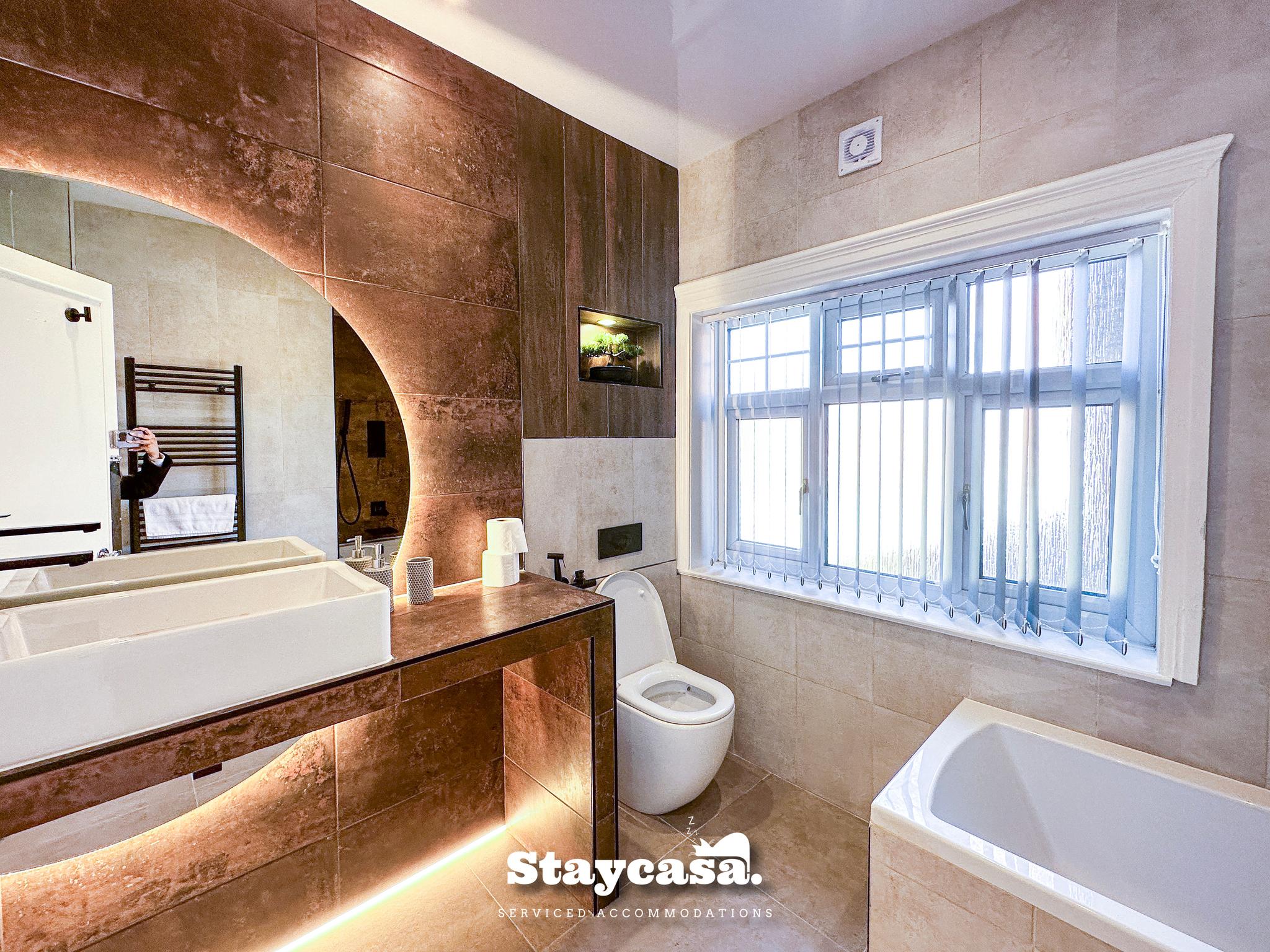 Spacious 5BR Leicester Home w/ Garden & Parking!3