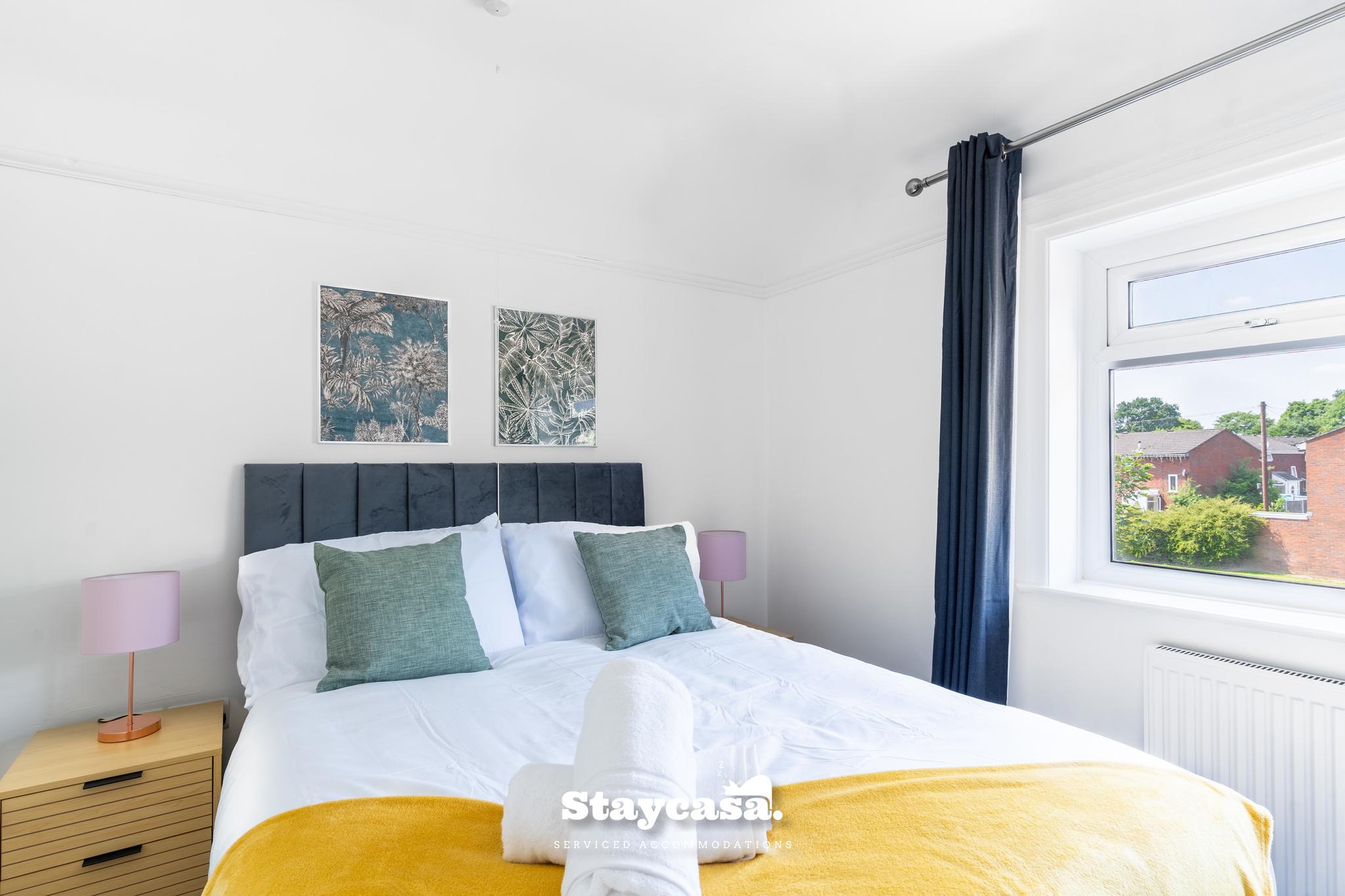 3-Bedroom House w/ Free Parking, Near MAN Airport!6