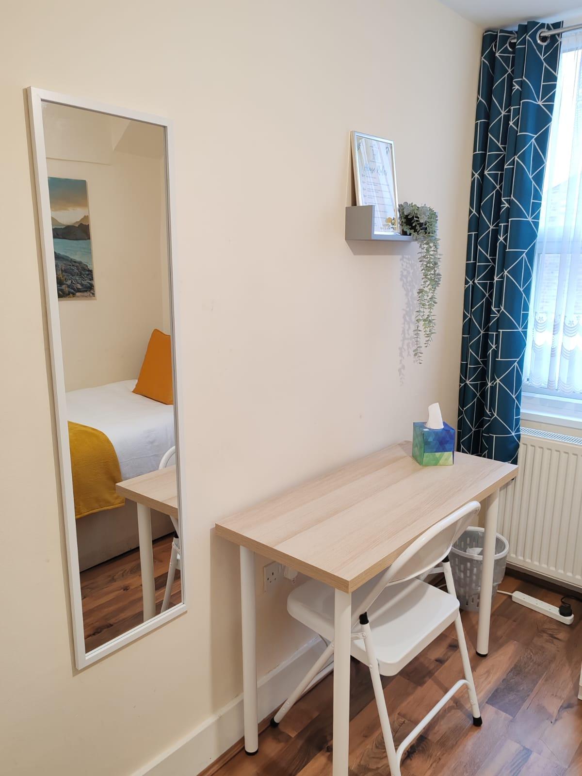 Cosy Single Room near Heathrow Airport3