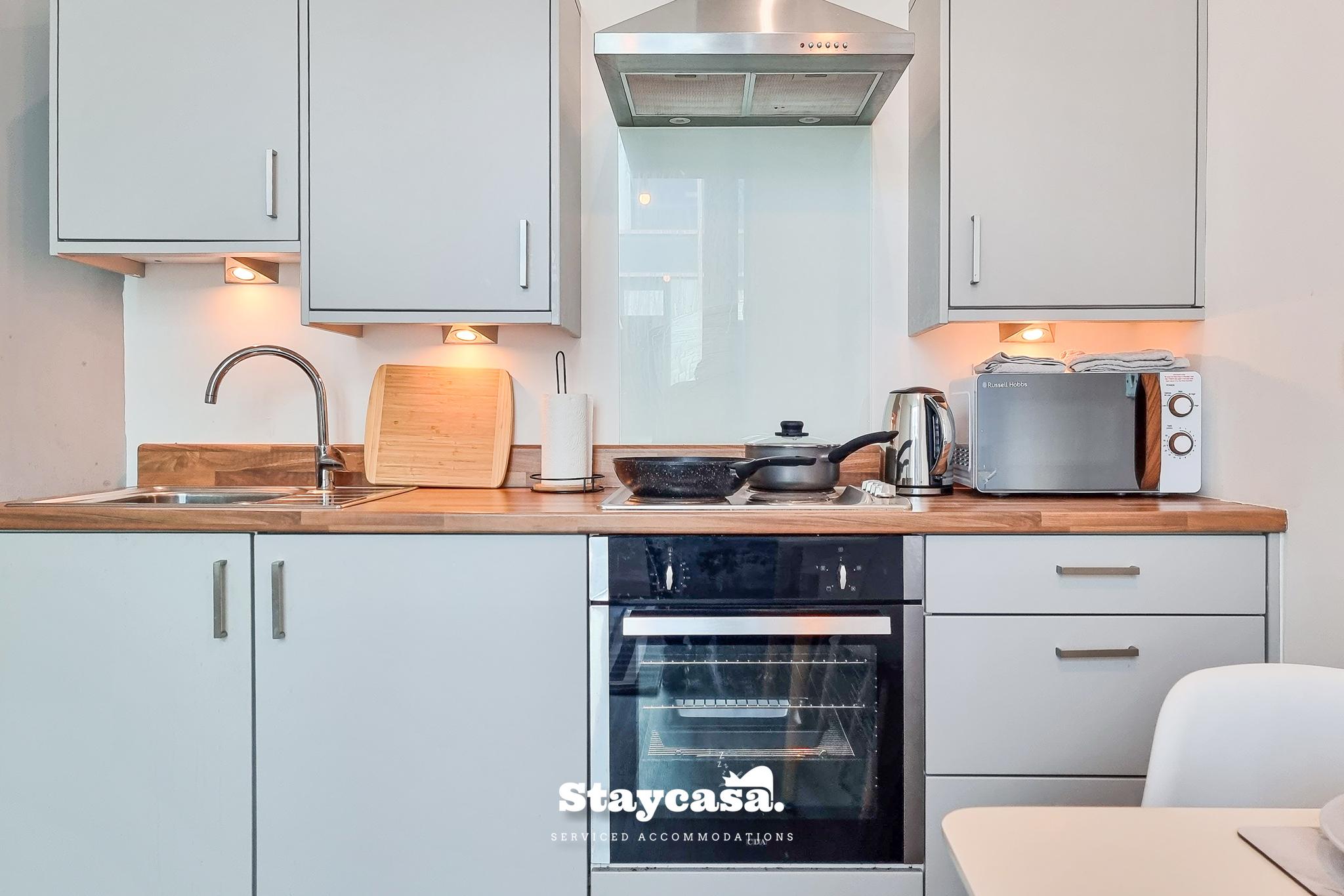 Bright & Central Apt - with Great Transport Links4