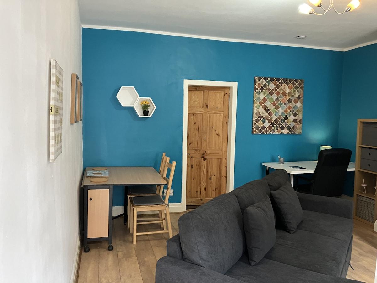 Cosy Escape: 2Bed Home in Littleborough