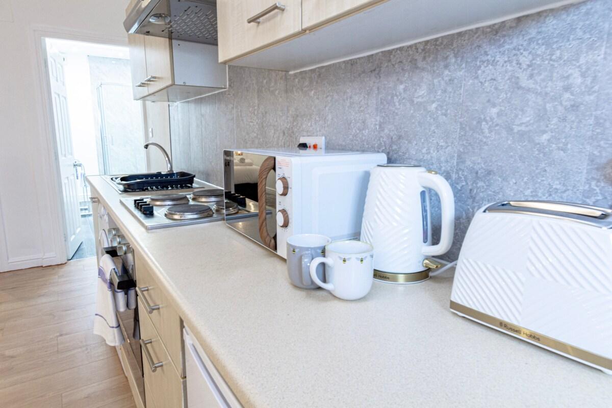 Cosy & Fully Equipped Cottage in Swinton4