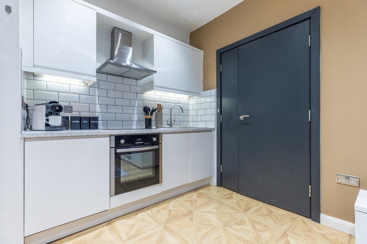 Leeds Central Cosy 1BD Flat | 10 mins to Station!6